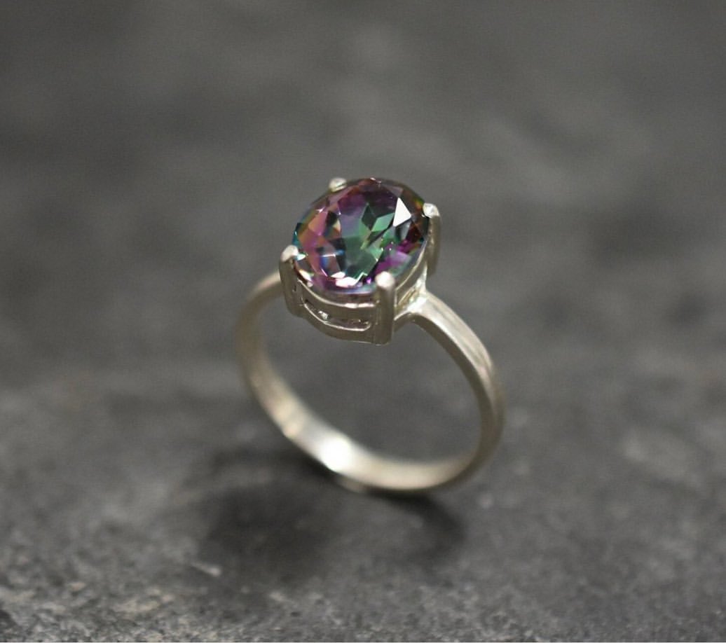 انگشتر جواهری توپاز